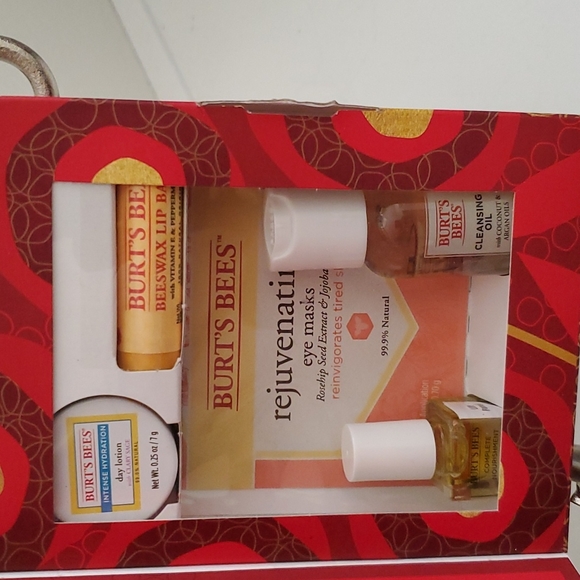 🚫SOLD Burt's Bees Best Of Kit - NEW 🎉HP - Picture 4 of 10